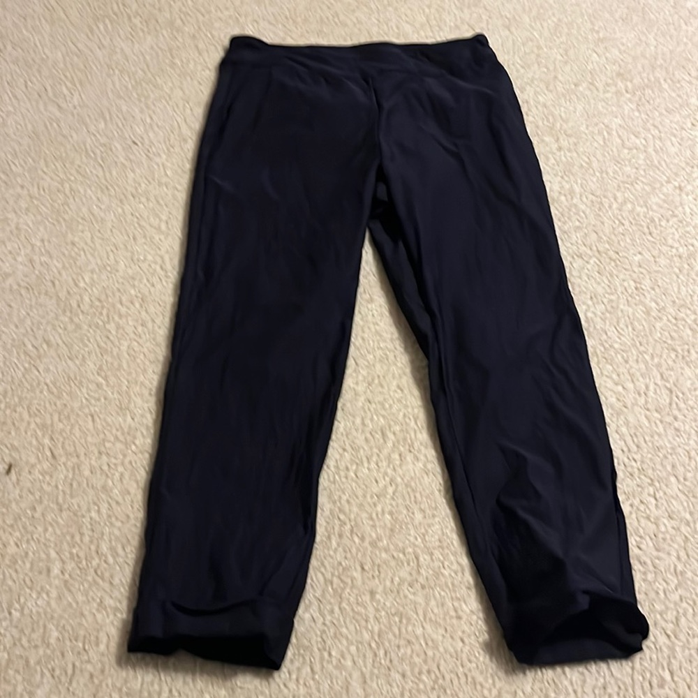 Elastic pull on Capri pants